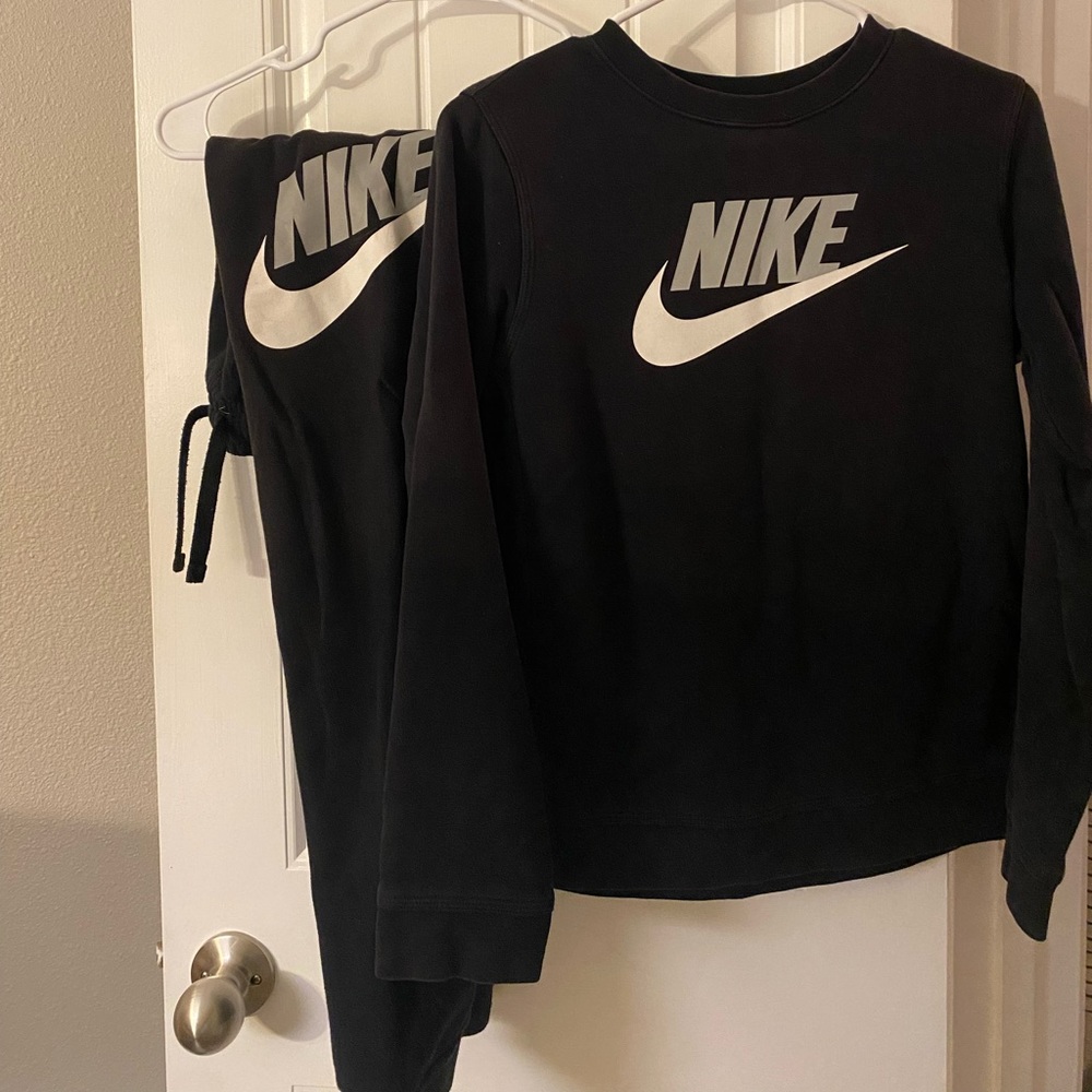 Nike Sweatshirt and pants Size Large
